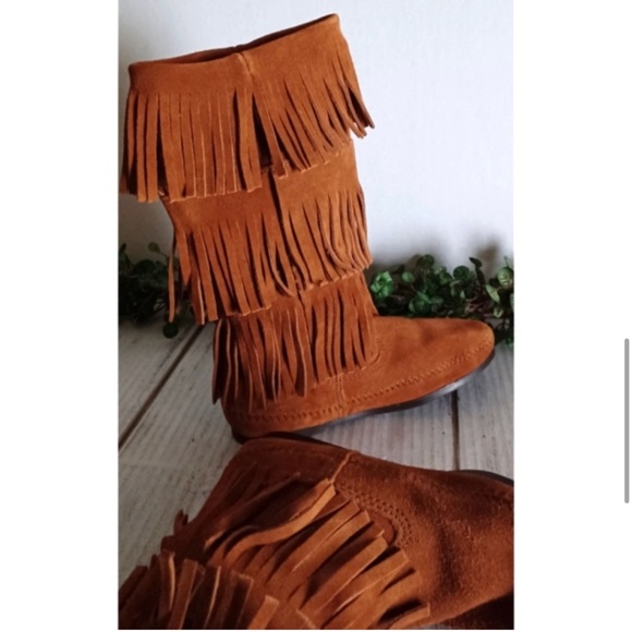 [ Minnetonka ] Fringe Boots - Picture 7 of 11